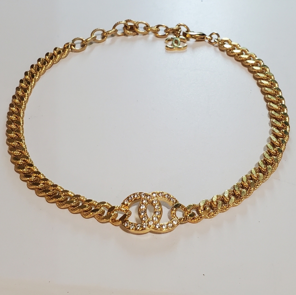 🆕️ Chanel CC Logo  Gold &Strass Necklese